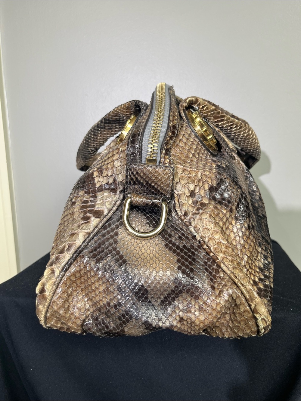 Gucci Hysteria Python Snakeskin Top Handle Bag Y2K Gold Medallion - Picture 10 of 15